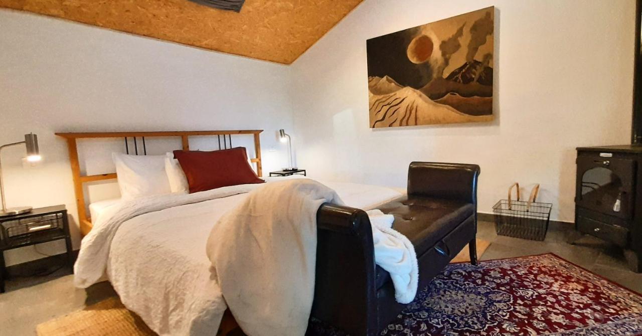 Casa Aguar: Acogedora Casa De Invitados En El Bosque Barrial Luaran gambar