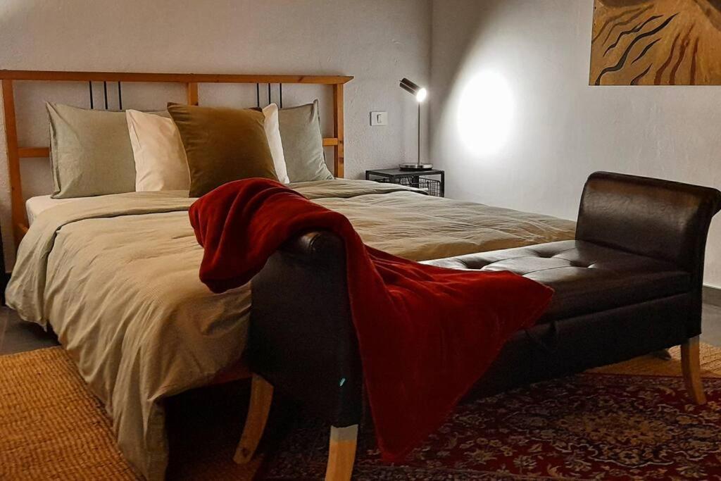 Casa Aguar: Acogedora Casa De Invitados En El Bosque Barrial Luaran gambar